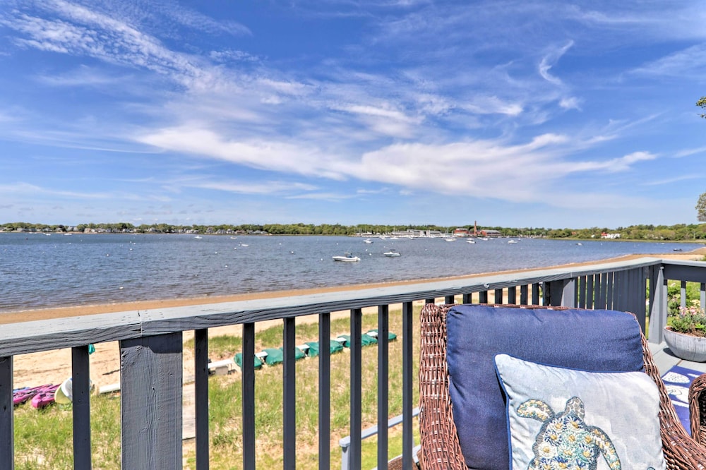 Bayfront Wareham Retreat w/ Private Beach!