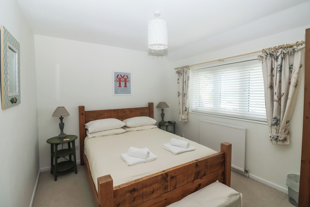 2 Kersbrook Gardens