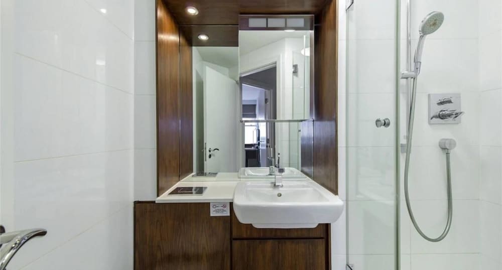 Wembley Empire Apartment - City Living