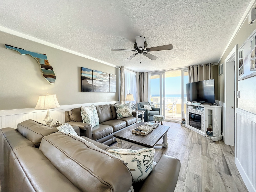 Oceania Beach Club