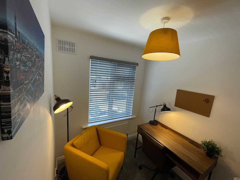 Cozy, Spacious 2Bd House In Historic Chapelfields