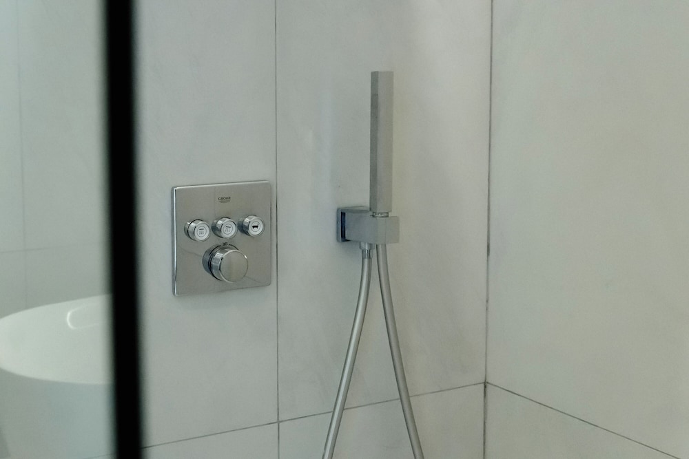 AMO Residences