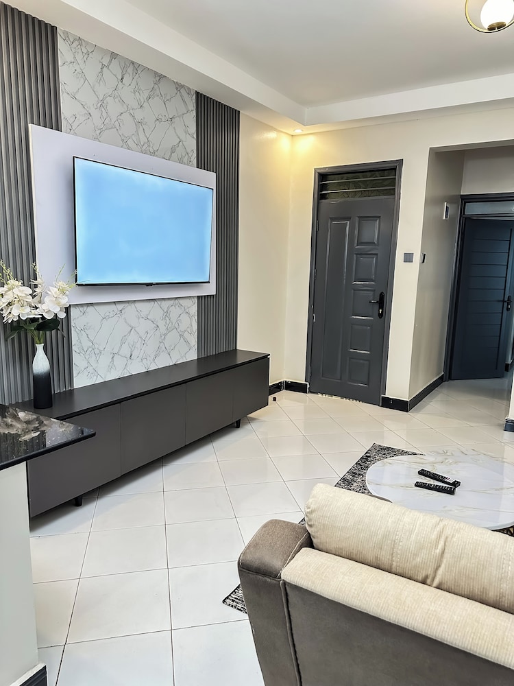 LivLuxe Apartments 3