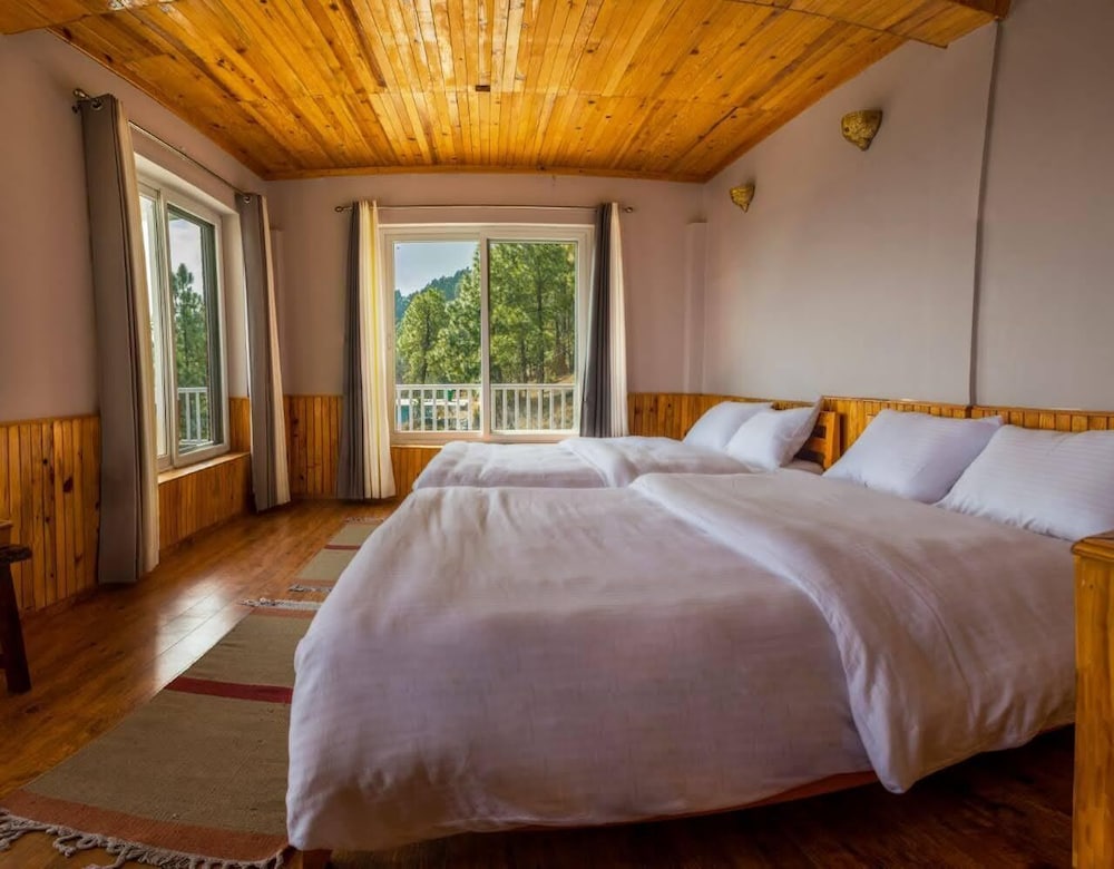 Kasar Rainbow Yoga Retreat