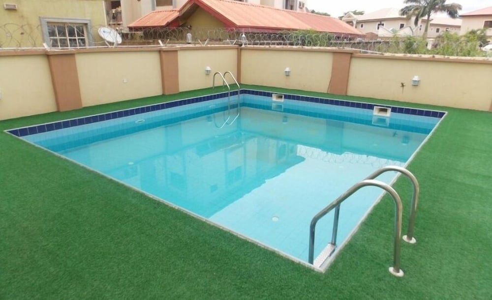 HOUSE 575