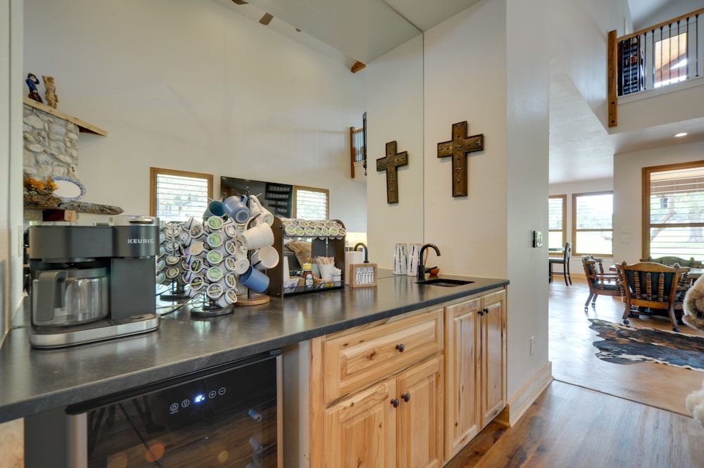 Horseshoe Bay Resort Home 6 Mi to Lake Lbj! - Property Image 12