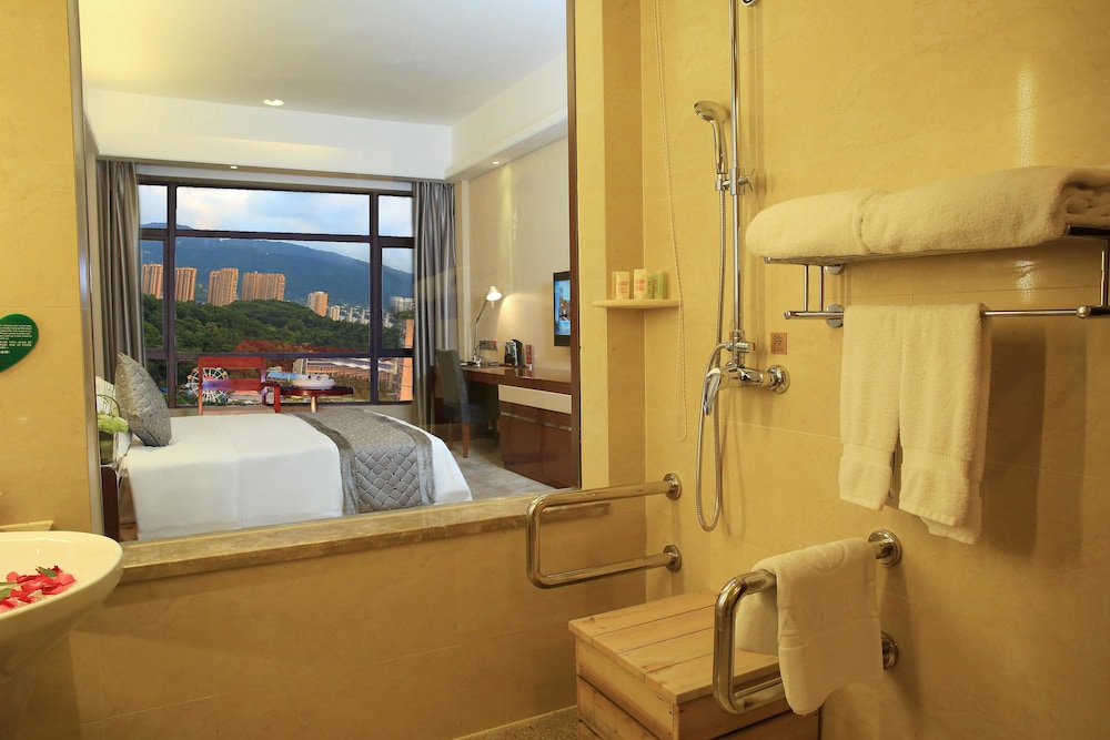 Ramada Longyan