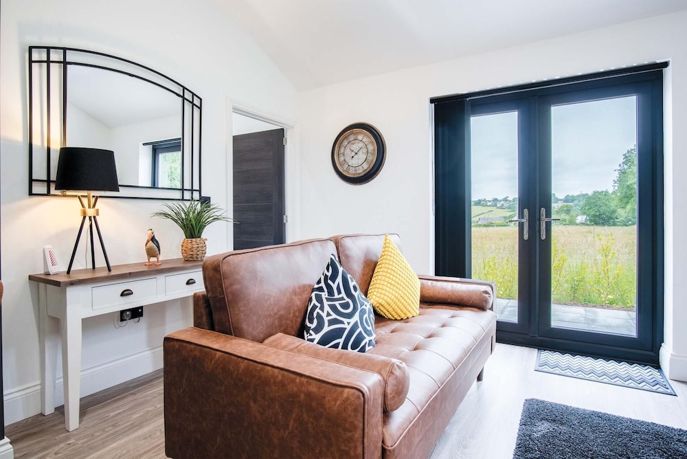 The Shed - 1 Bedroom - Cosheston