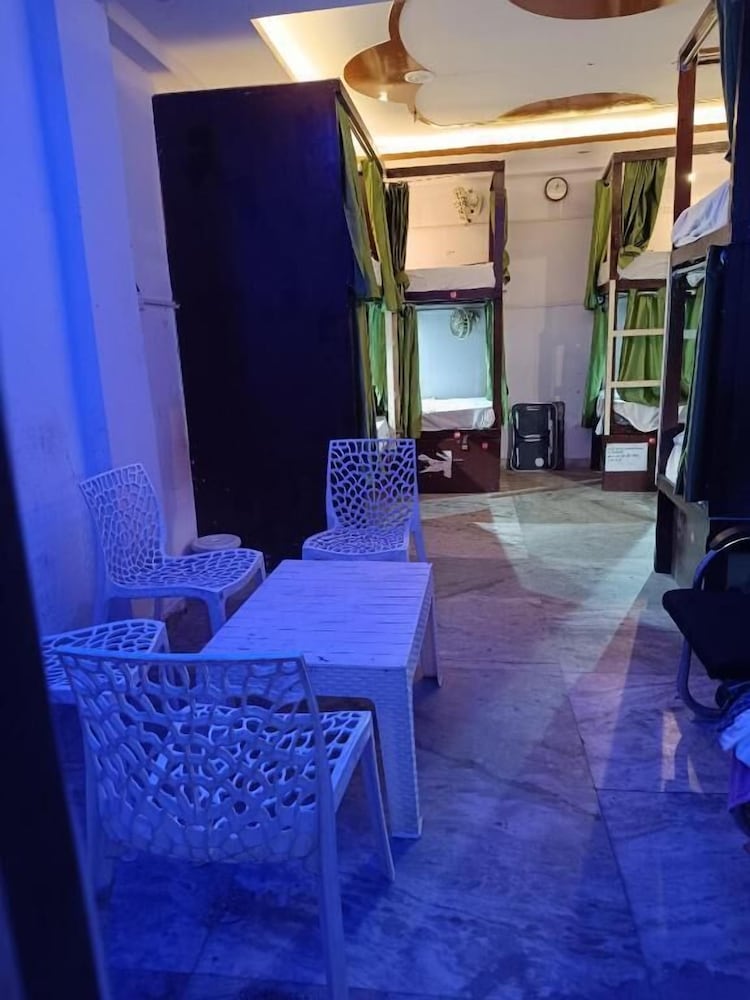 Frazyone Hostel