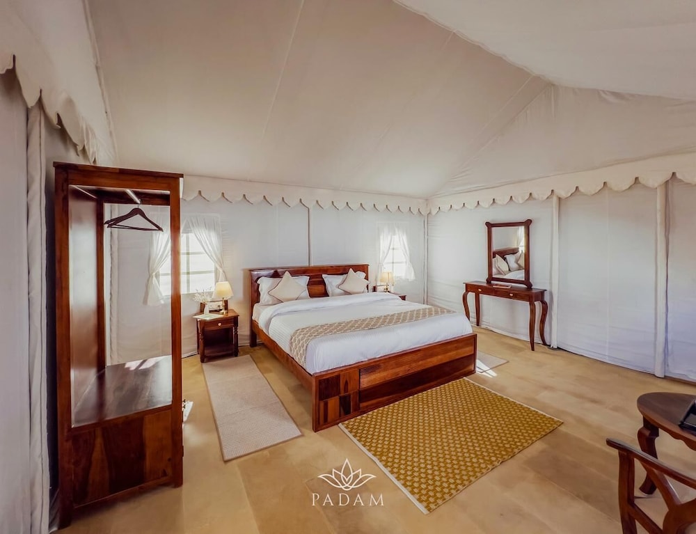 PADAM DESERT CAMP. JAISALMER