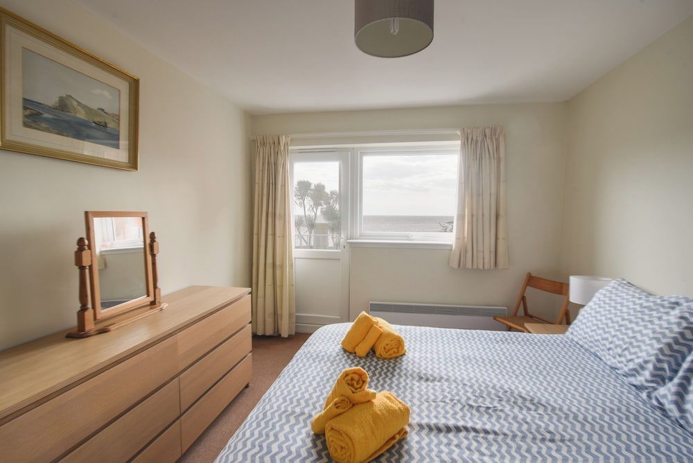 3 Bay View Court