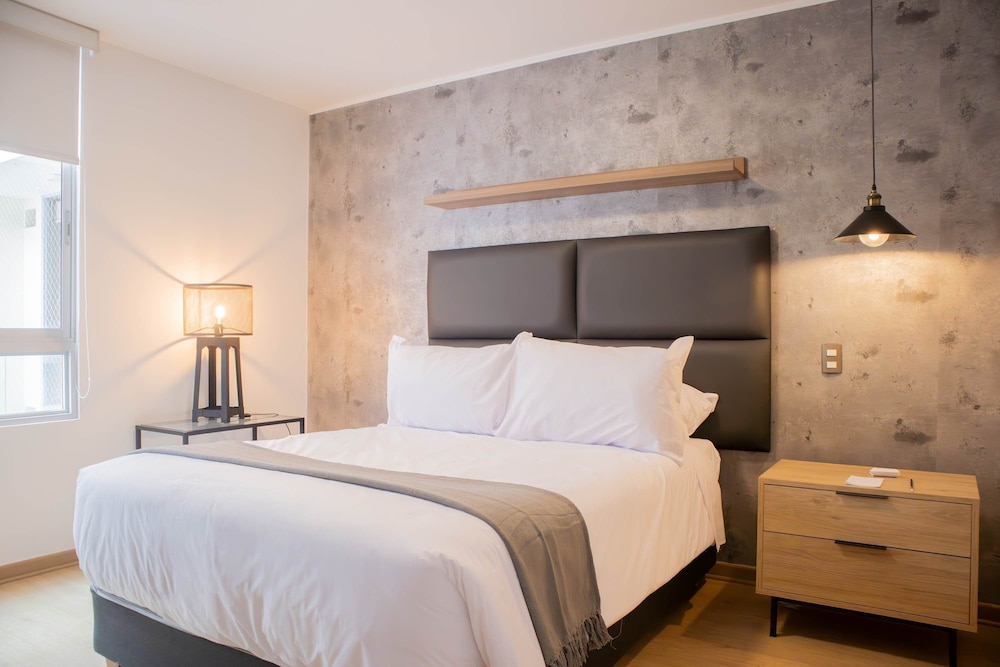 w Bright 1BR w Private Balcony in Barranco