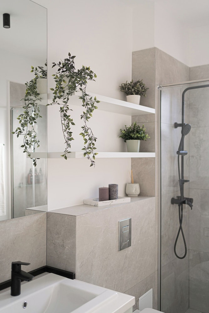 Contemporary 3-Bedroom Lofts - Modern Touches Meet Classic Elegance by Calea Victoriei