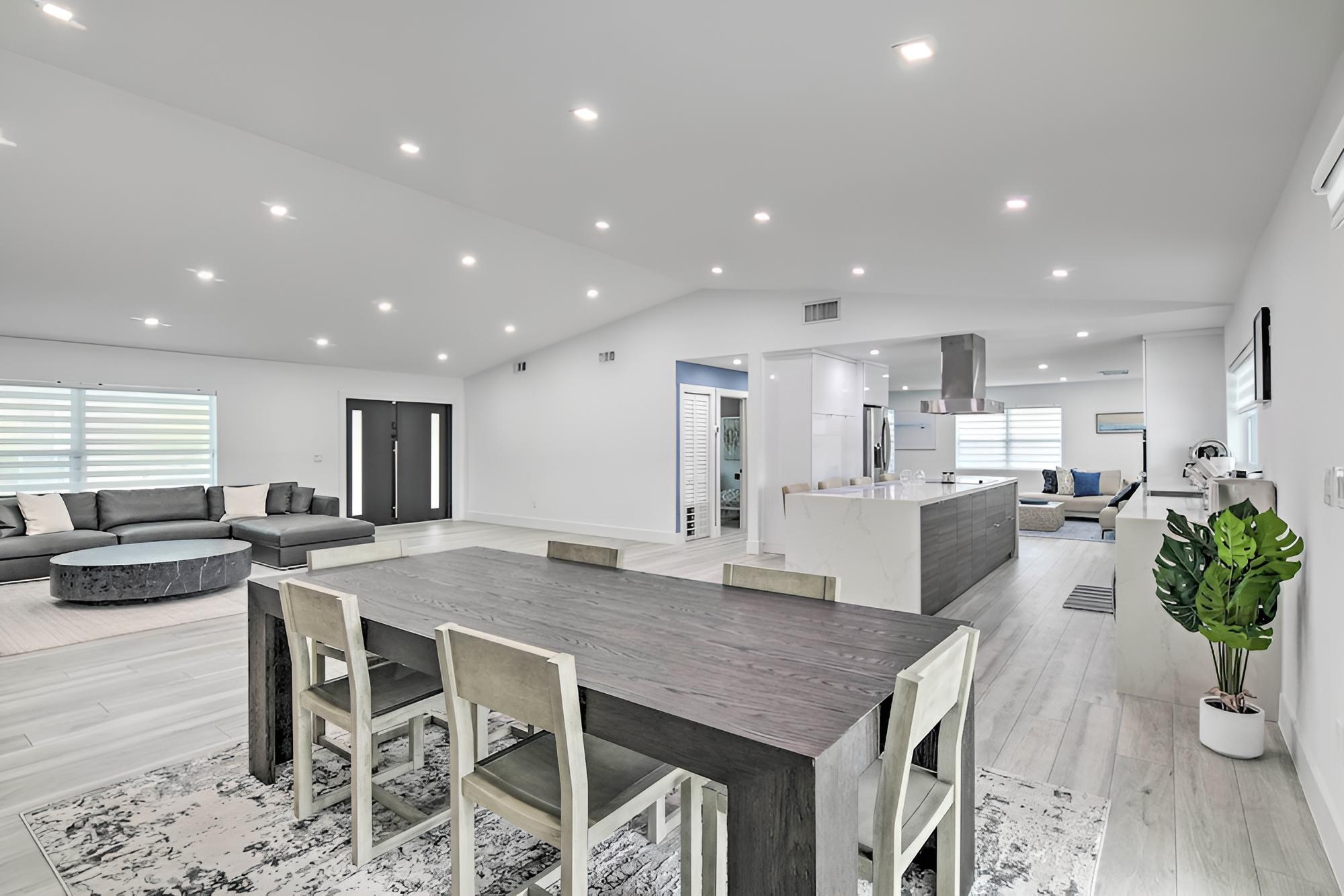 Upscale Miami Escape: 20 Mi to South Beach!
