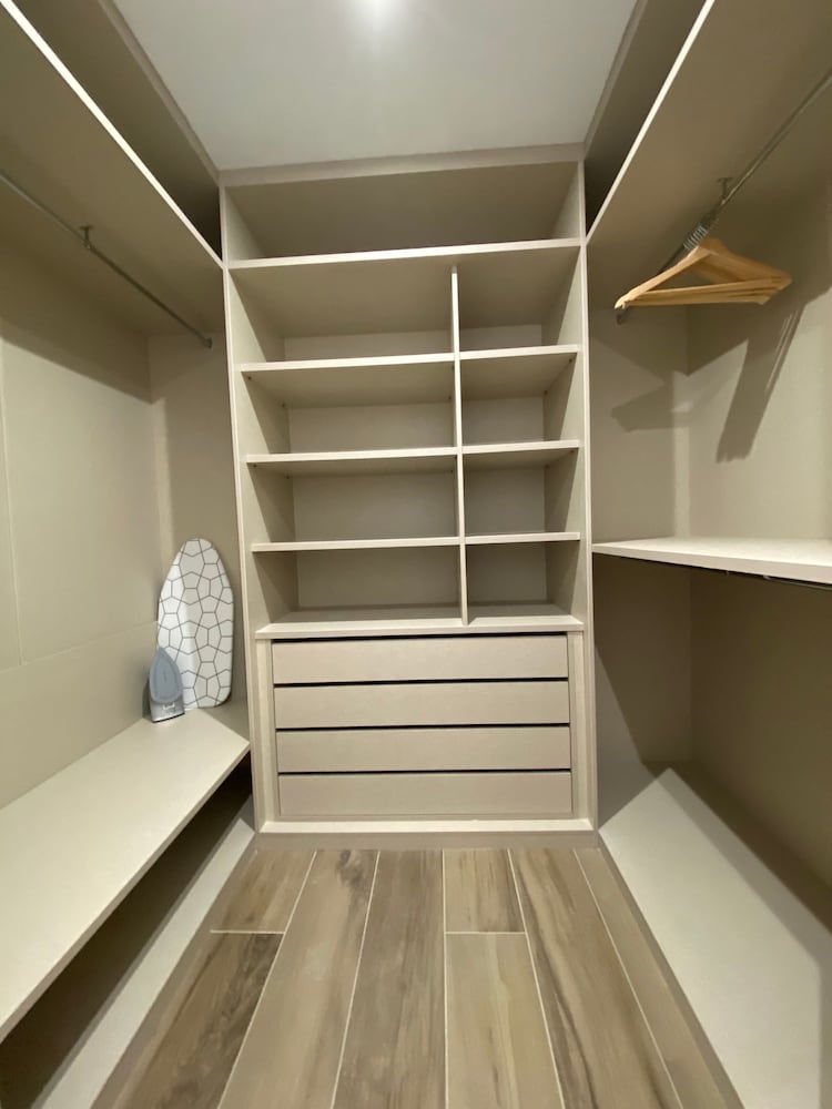 w Stylish 2BR w Sunny Terrace in Chueca