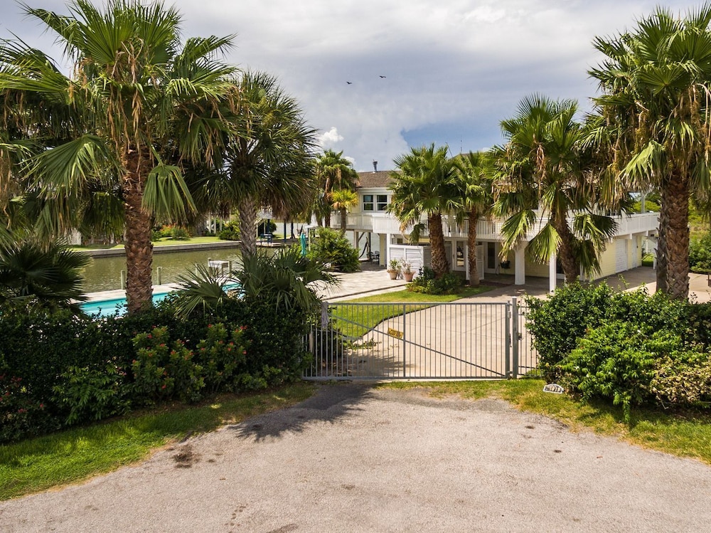 Luna Mar by Ryson Vacation Rentals