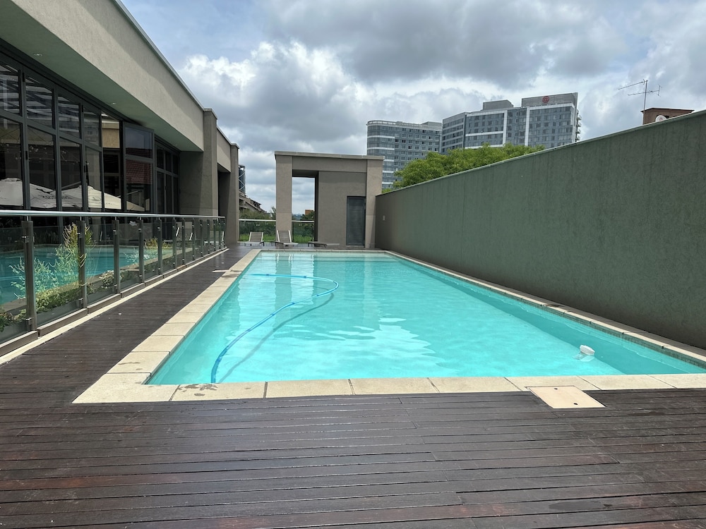 KMG Apartments at Sandton Skye