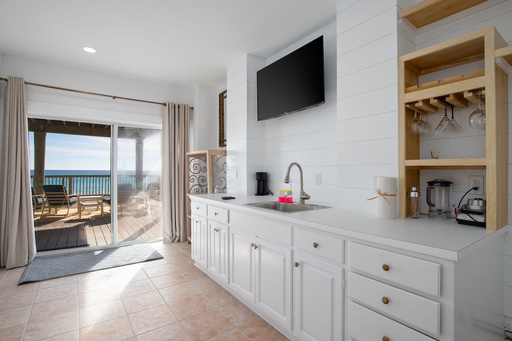 Destiny on the Sand by Avantstay Direct Beach Access Bbq on Large Ocean Facing Patio