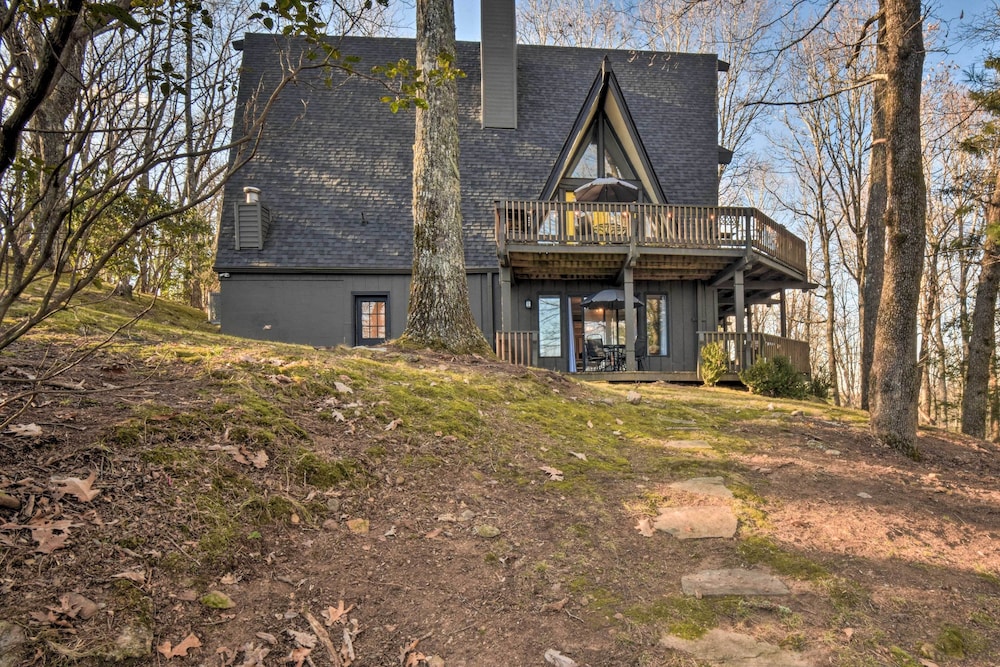 Spacious & Newly Remodeled A-frame w/ 2 Decks view 5