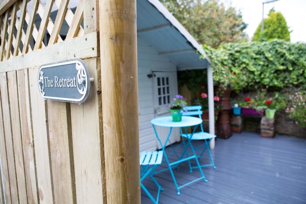 Huddersfield Vacations - The Retreat - Property Image 10