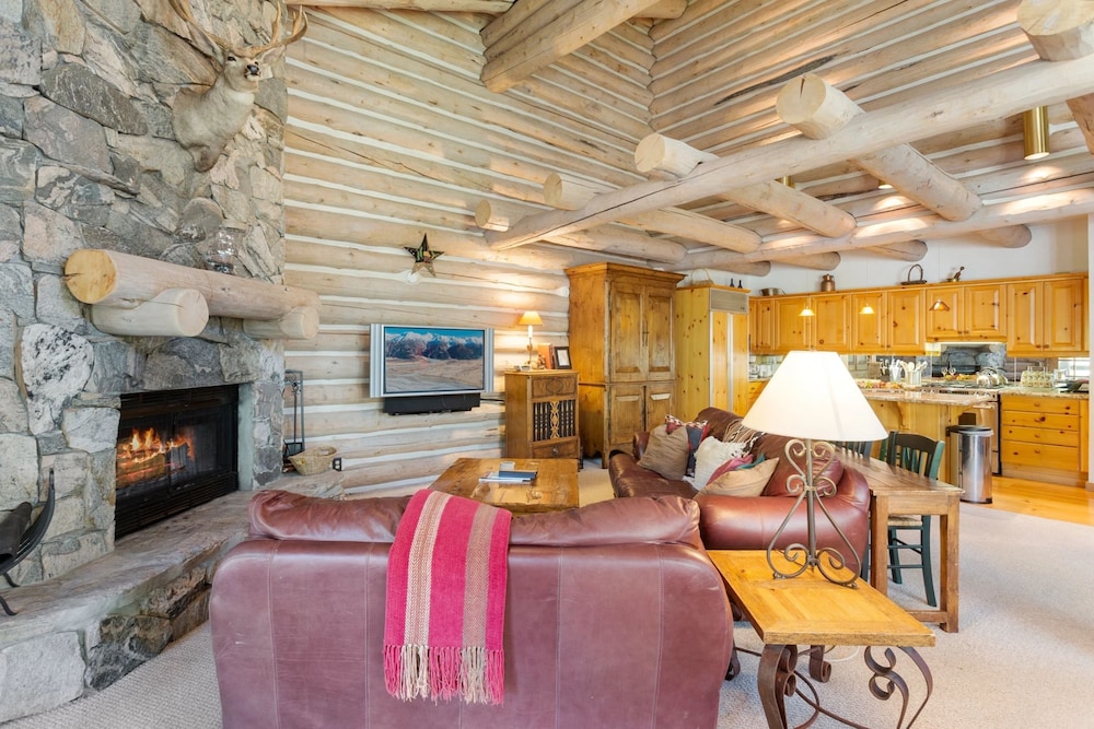 Pine Inn at Trail's End Lodge - Three Bedroom Residence with Spa #3 3 Condo