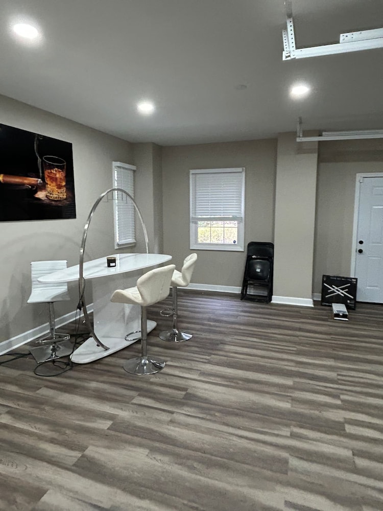 Southern Collective Sleeps8 Airport-beltline