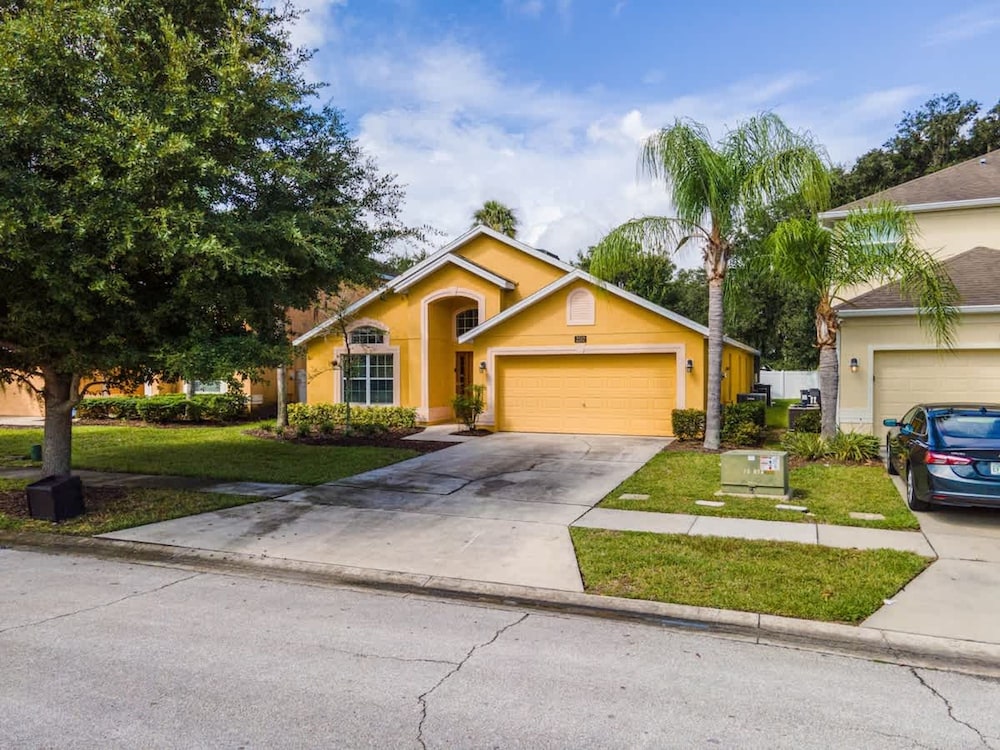 Game Room Plus Private Pool 4BR Disney Area