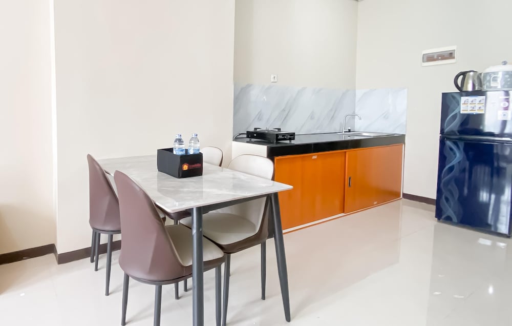 New Furnished and Homey 2BR Apartment Nifarro Park