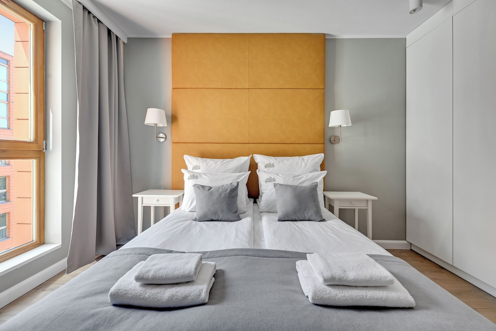 Aura - Riverside & Parking by Downtown Apartments