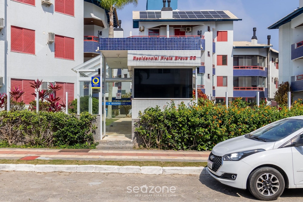 Comfortable Apart 150m From Praia Brava Rra0205