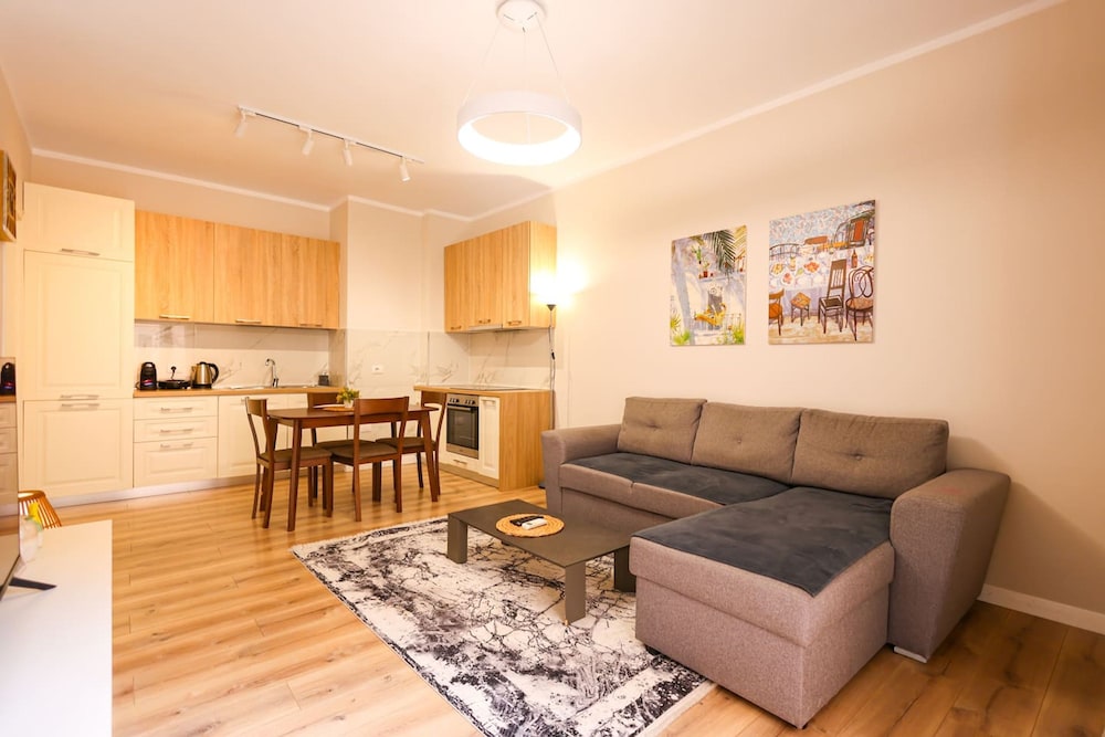 Grandstay Urban Six in Durr s