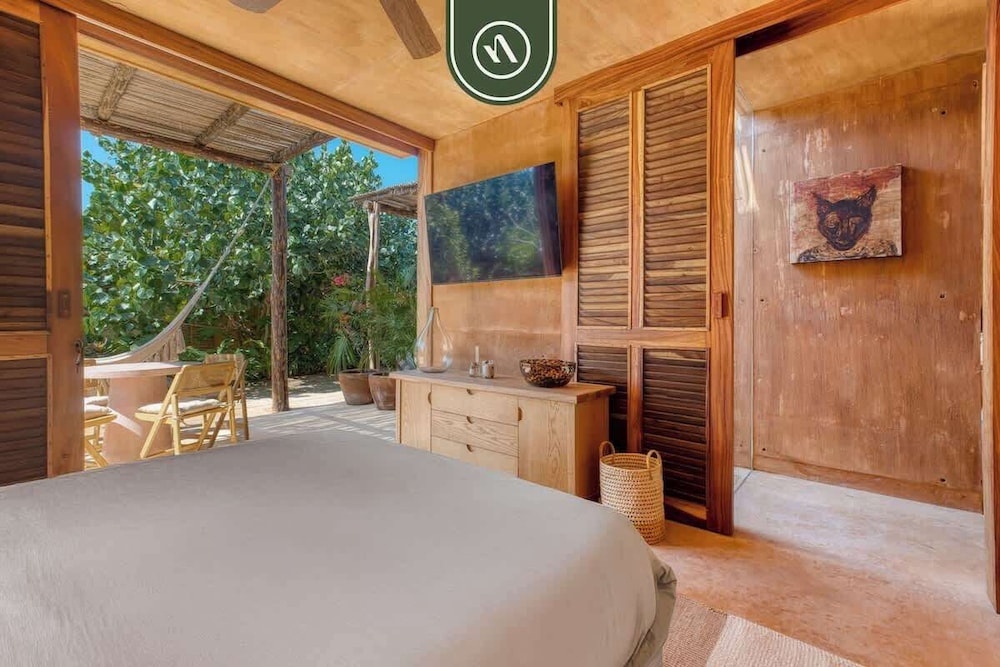 Stunning Two-bedroom Ocean View House - Mazul