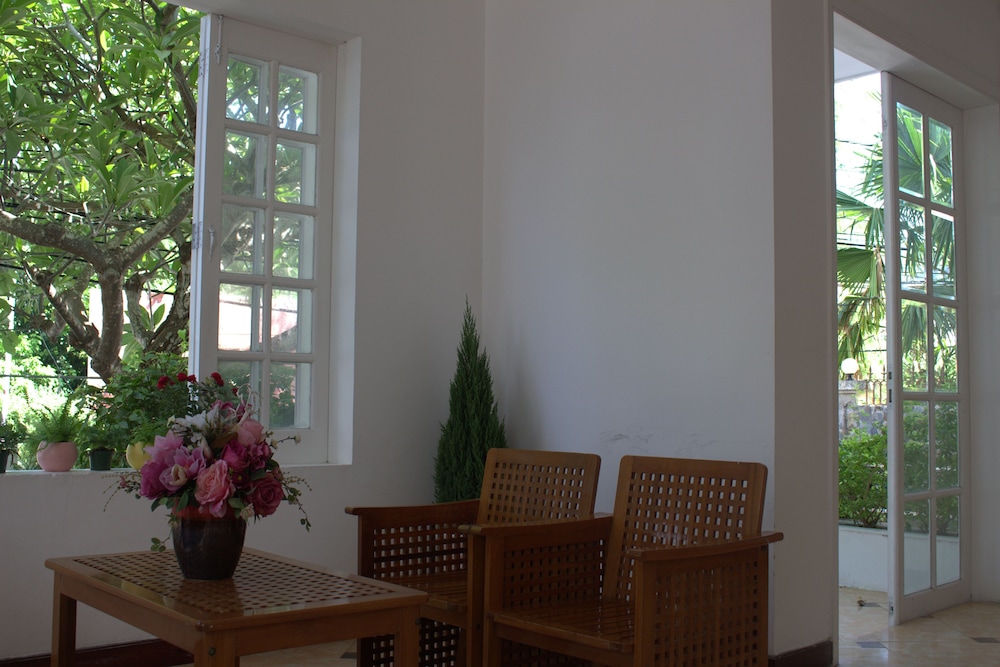 Des Ami Villa