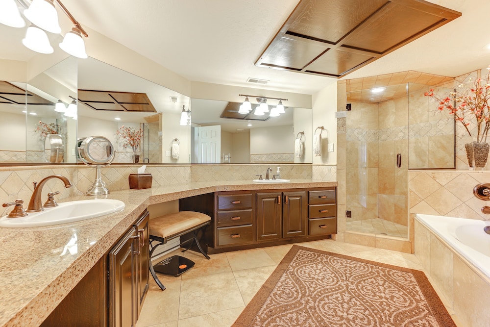 Golf Getaway 5 Mi to Dtwn: Las Palmas Resort Condo