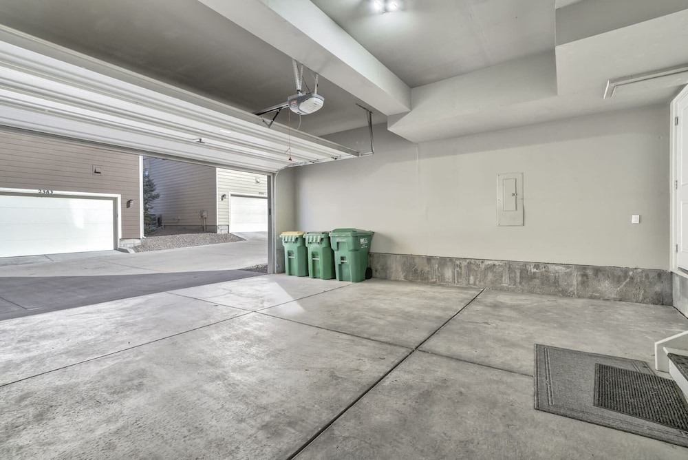 3BD Rooftop Lounge Restaurants & Parks view 3