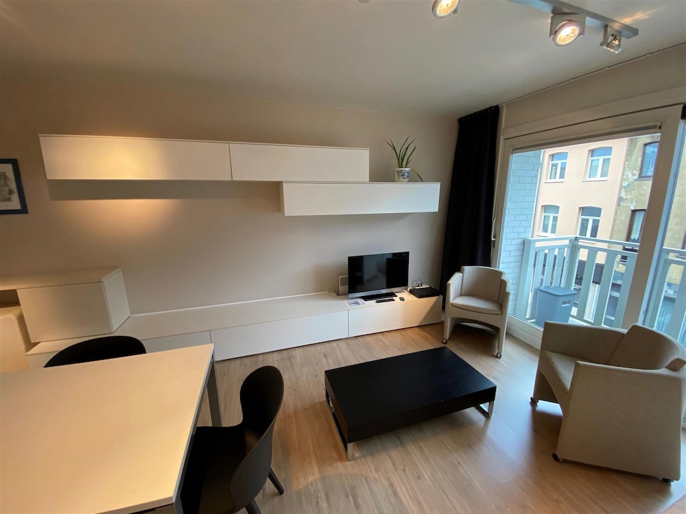 Charming Apartment Near Beach