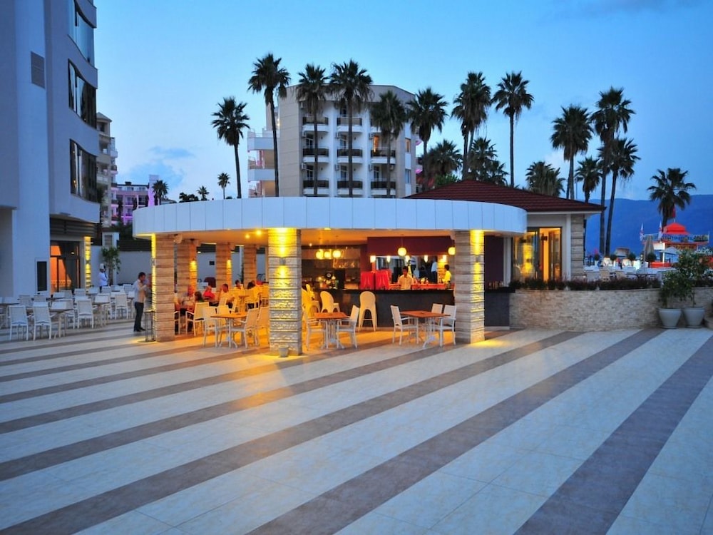 Golden Rock Beach Hotel - All Inclusive