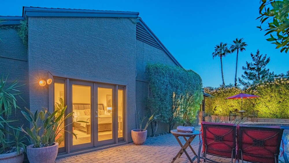 Scottsdale Gem W/pool in Private and Serene Yard!