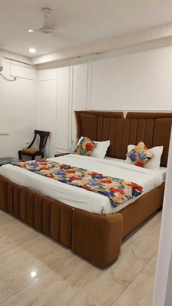 Haveli NH 8