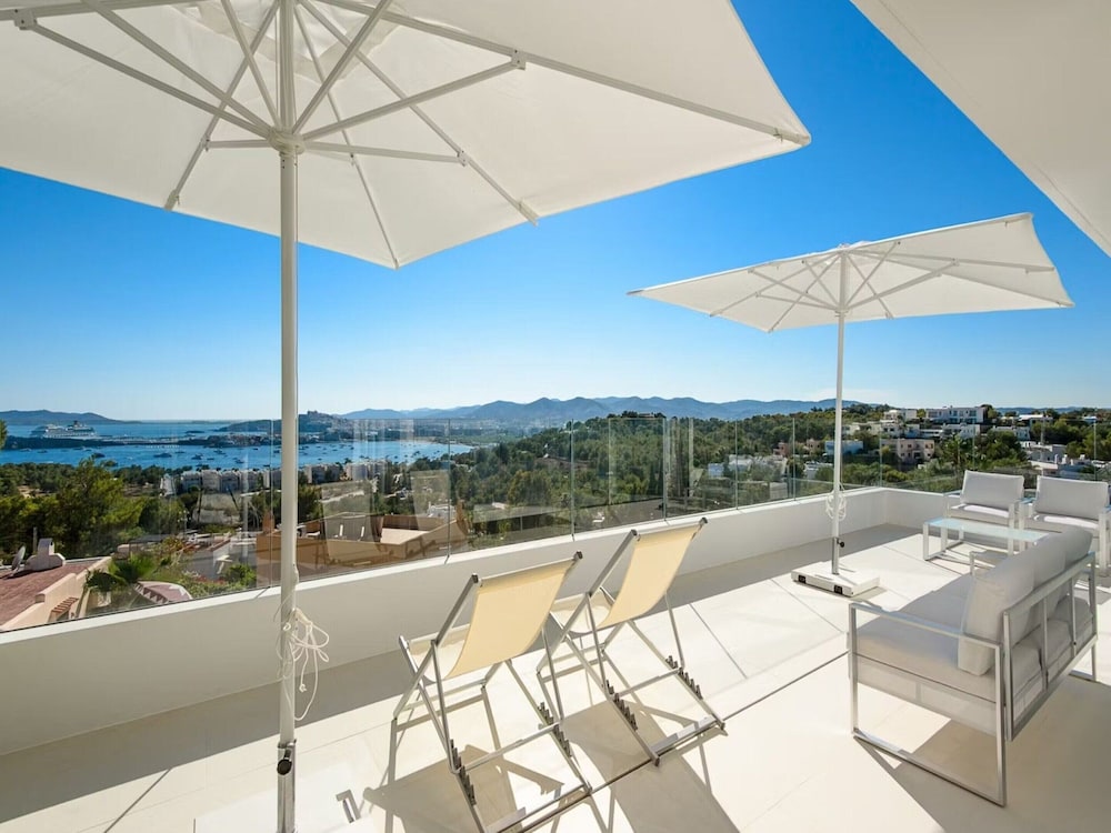 Charming Villa in Delightful Gateway