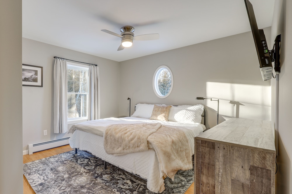 Spacious Eagle Lake Home w/ Fireplace & Deck