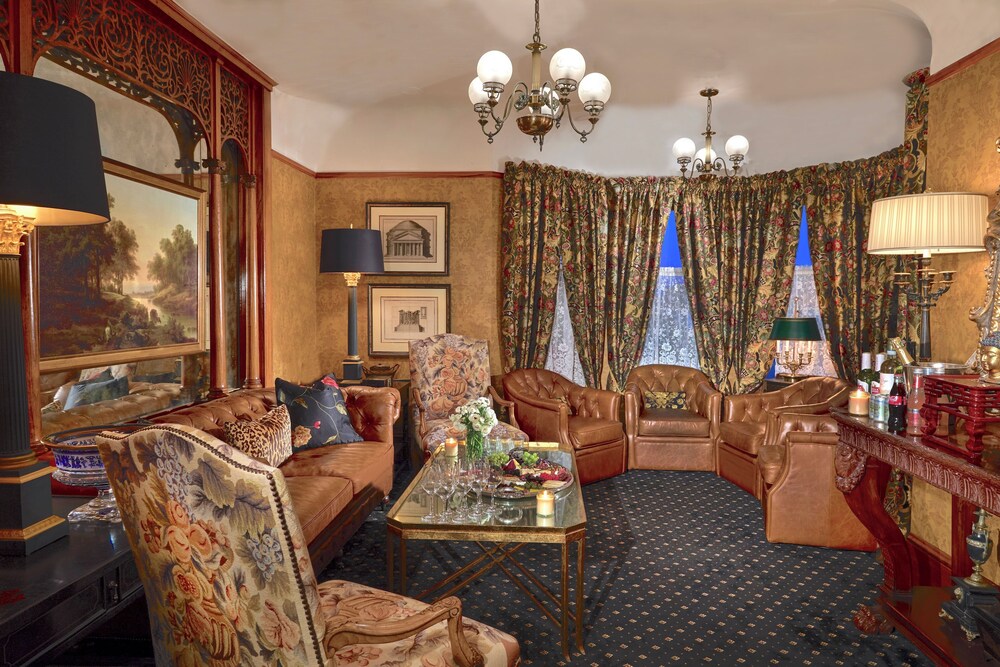 The Charles Pacific Grove - Artfully Designed Inclusive Inn