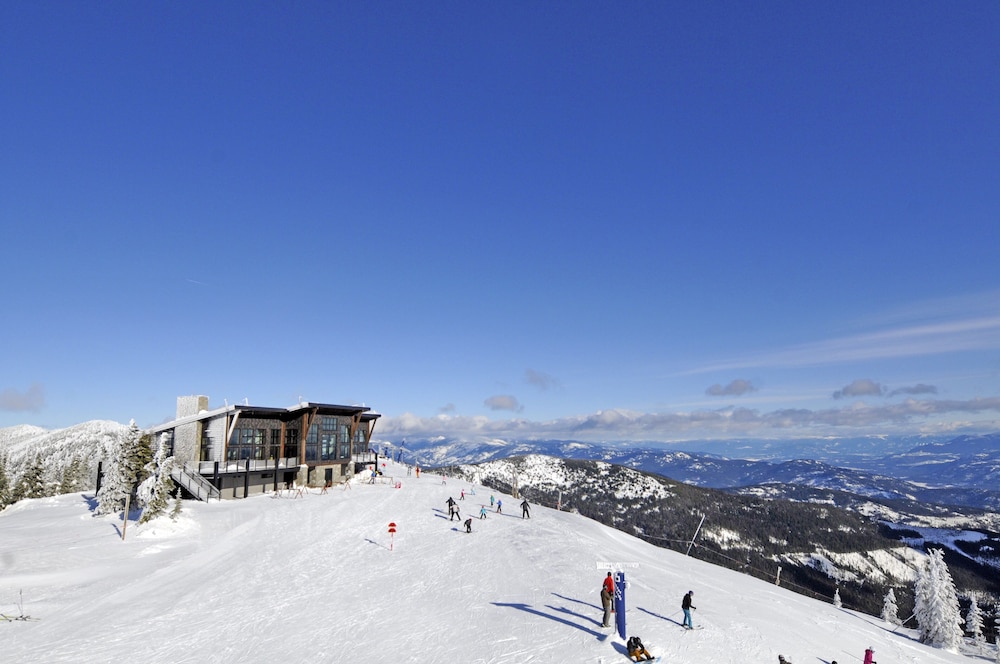 Sandpoint Vacations - Humbird - Property Image 9