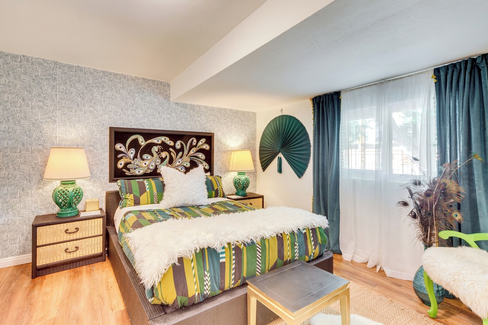 2 Mi to Dtwn: Vintage-inspired Gem in Palm Springs