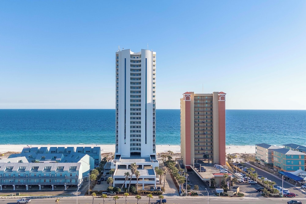 Gulf Views & Pools: Beachfront Island Tower Condo