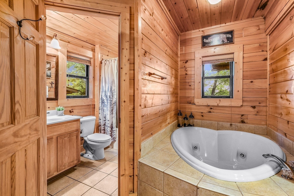 The Smoky Pines 2 Bedroom Cabin
