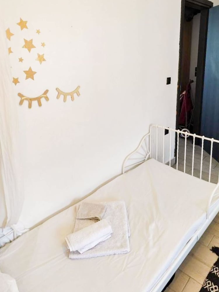 Marilous House - Skyros Beachfront Getaway