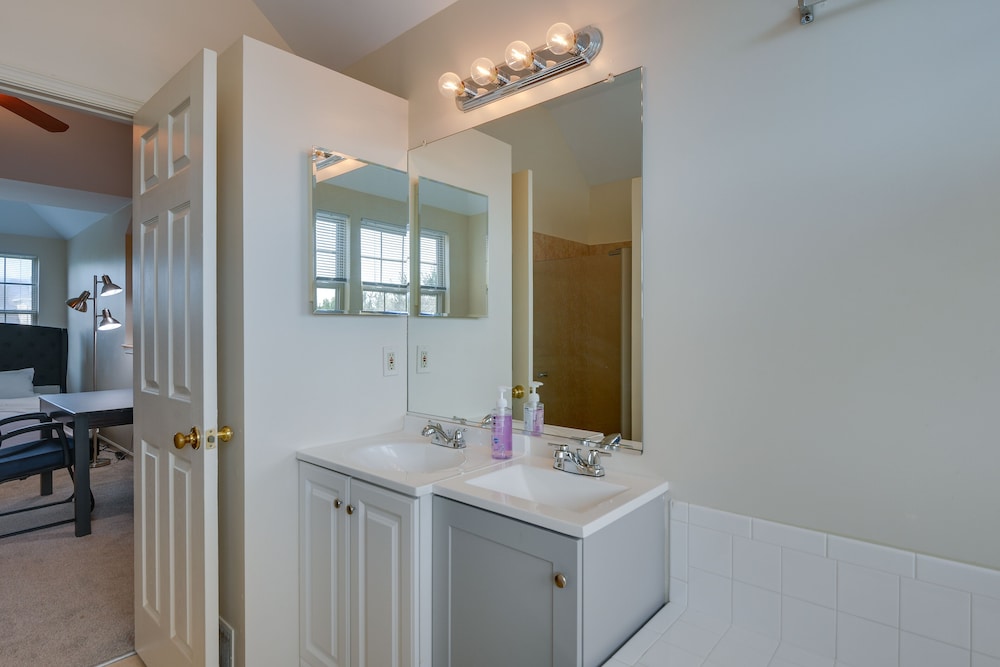 Owings Mills Townhouse: 8 Mi to Liberty Reservoir! - Property Image 16