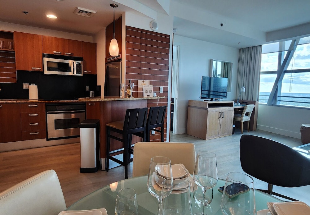 AKA Brickell City Views Free Parking by Palermo Home