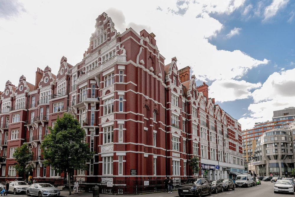 Superb Apartments opp Edgware Rd Station